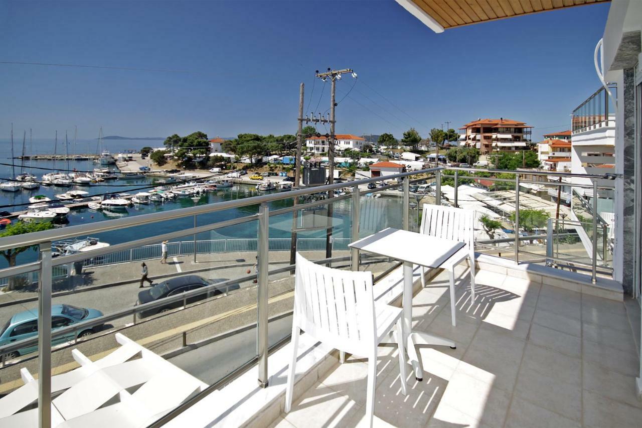 Hotel Aqua Marine 2 à Neos Marmaras Extérieur photo